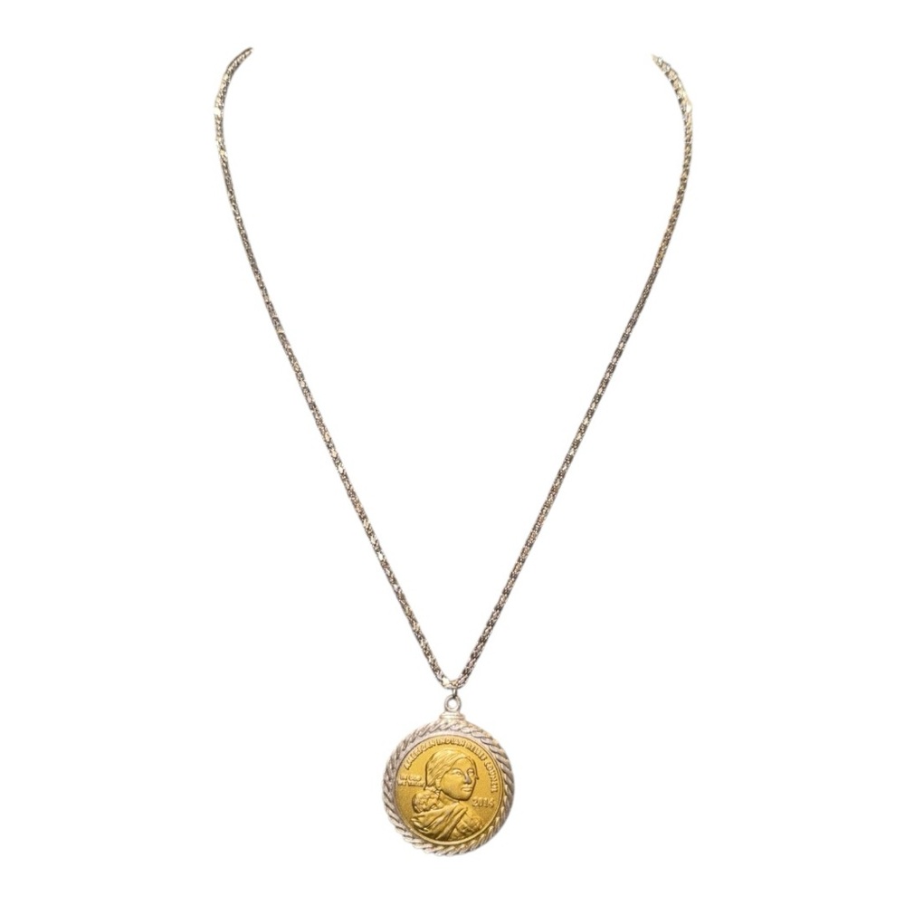 American Indian $1 Coin Medallion 2014 Sacagawea Gold Tone silver chain J26